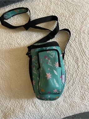 Floral Teal Crossbody waterbottle Bag by evergreen